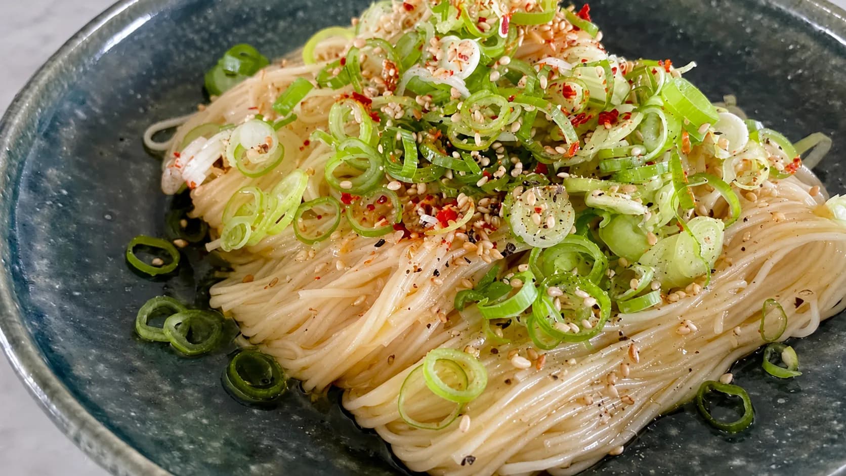 奄美の油ぞうめん|オリーブオイルとにんにくで作る簡単アレンジ