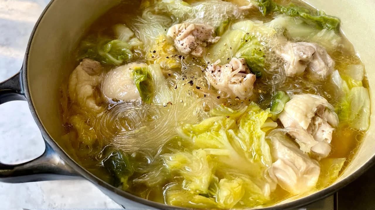 【150万回再生人気レシピ】簡単絶品お鍋!鶏やわらか白菜とろとろ!鶏と白菜のうまみ鍋の作り方